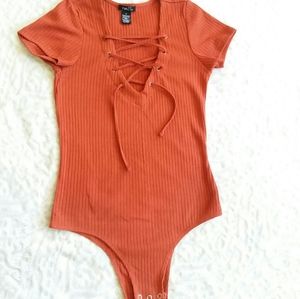 Short sleeve bodysuit